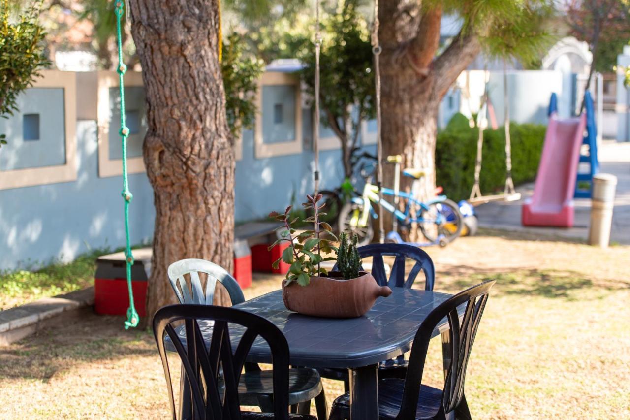 Aliki Guest House Aigio Extérieur photo