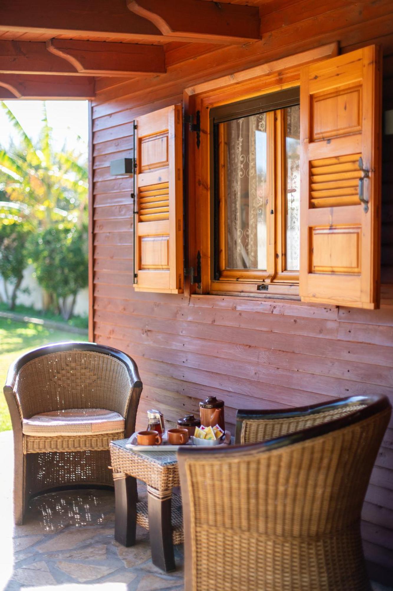 Aliki Guest House Aigio Extérieur photo